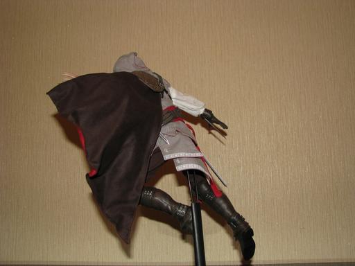 Assassin's Creed II - Обзор фигурки Assassin's Creed от Hot Toys